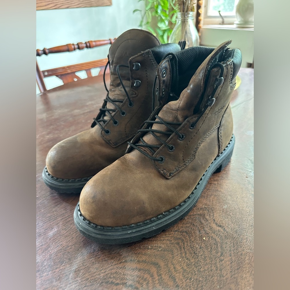Red Wing Shoes Brown Steel toe 8EE 4406. Made in USA